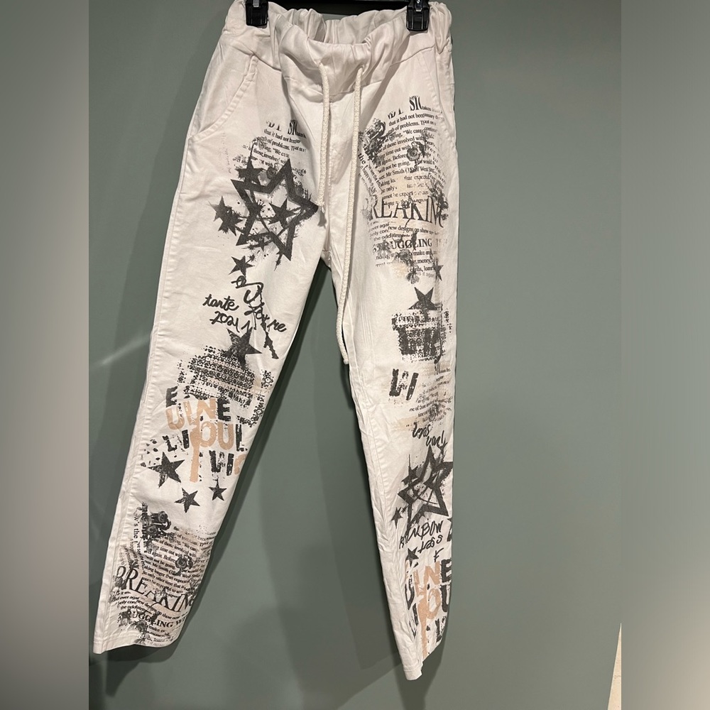 Bella Amore Euro Print Pants medium